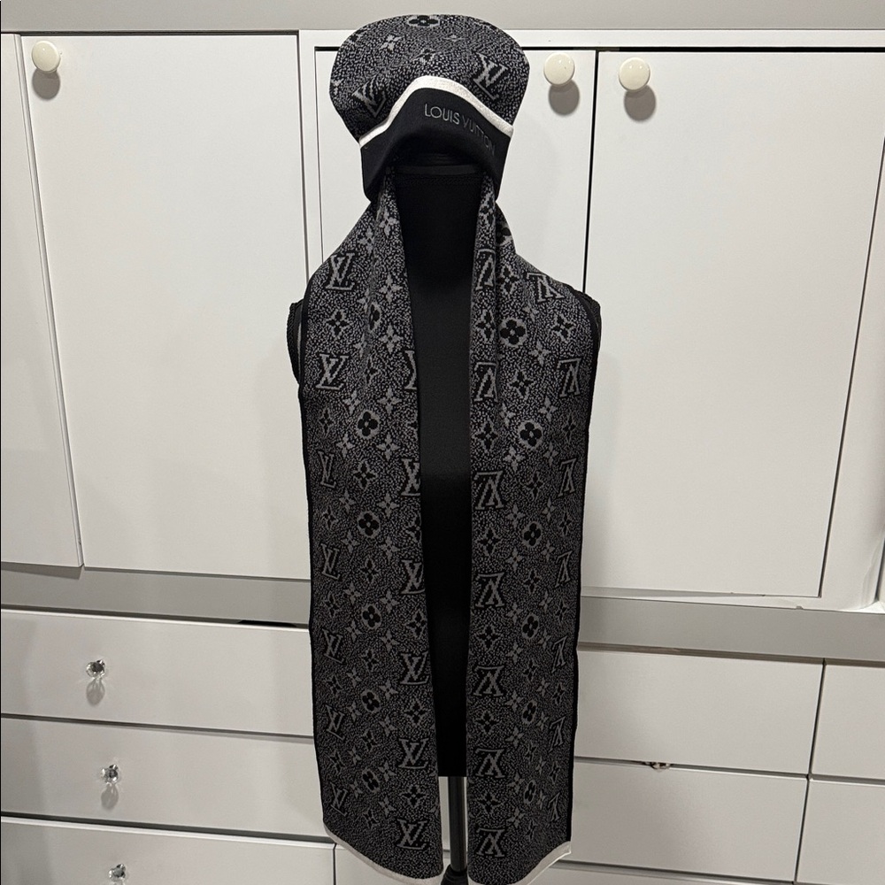 Black and Gray Scarf and Hat Set beautiful gift for Christmas super soft